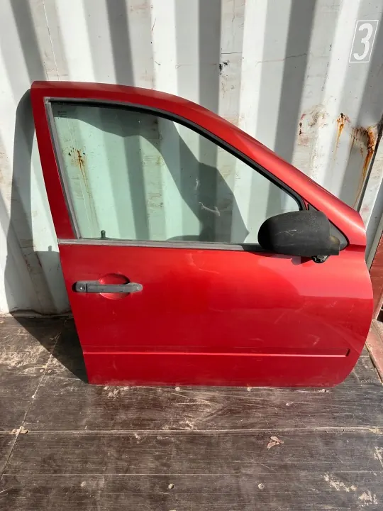 Lada Kalina Framdörr höger OEM 104 - Begagnad image 2