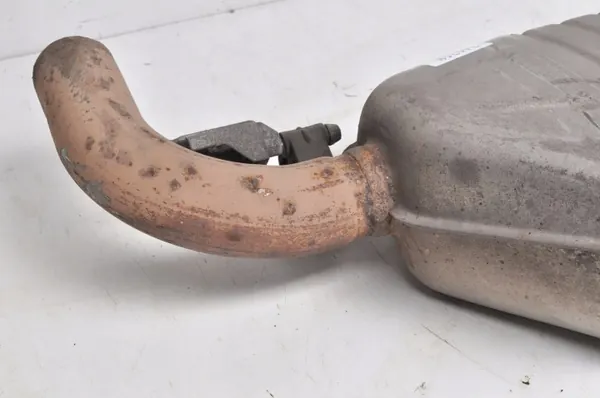 Mercedes A35 AMG Auspufftopf OEM A2474910300 image 5