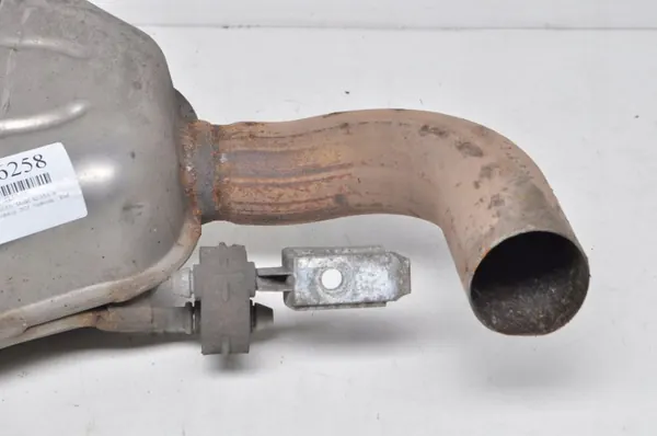 Mercedes A35 AMG Auspufftopf OEM A2474910300 image 7