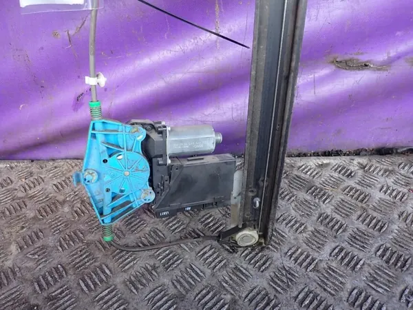 AUDI A4 B7 Kombi 04-08 Elevador de vidro traseiro esquerdo 8E0839462C image 2