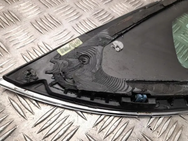 Tesla Model S 2017 vasen taka-sivulasi OEM 1026840-00-D image 5
