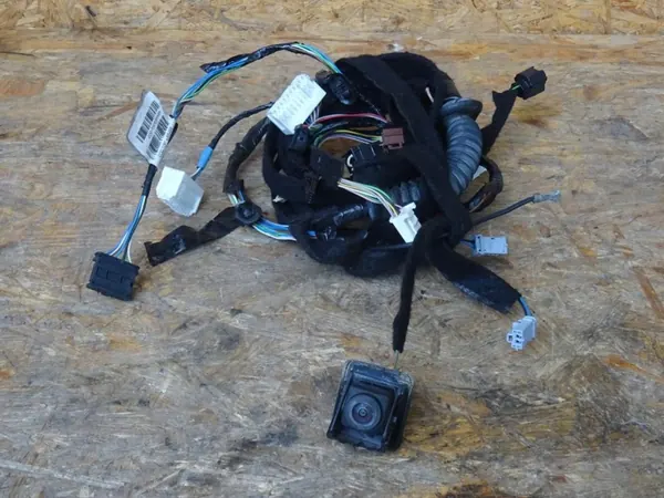 Harness câmara porta-malas OEM 284422600R image 2