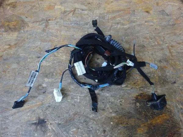 Harness câmara porta-malas OEM 284422600R image 5