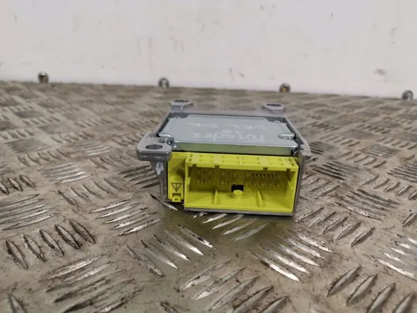 Subaru Airbag-Steuergerät OEM FBZ3665 image 3