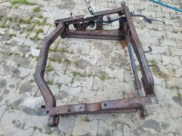 WK OEM Taka-akselin Poikittaispalkki Jeep Grand Cherokee image 2