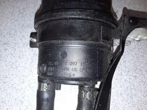Réservoir de direction assistée OEM 32411097154 BMW image 3