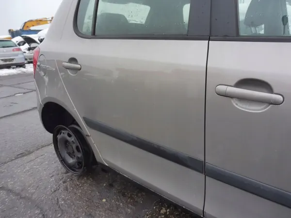 Höger Bakdörr 9202 Skoda Fabia II HB 07-10 OEM 5J6833056 image 3