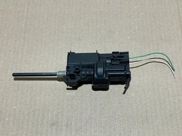 Renault OE Brandstofklepactuator OEM 8200305732A image 2