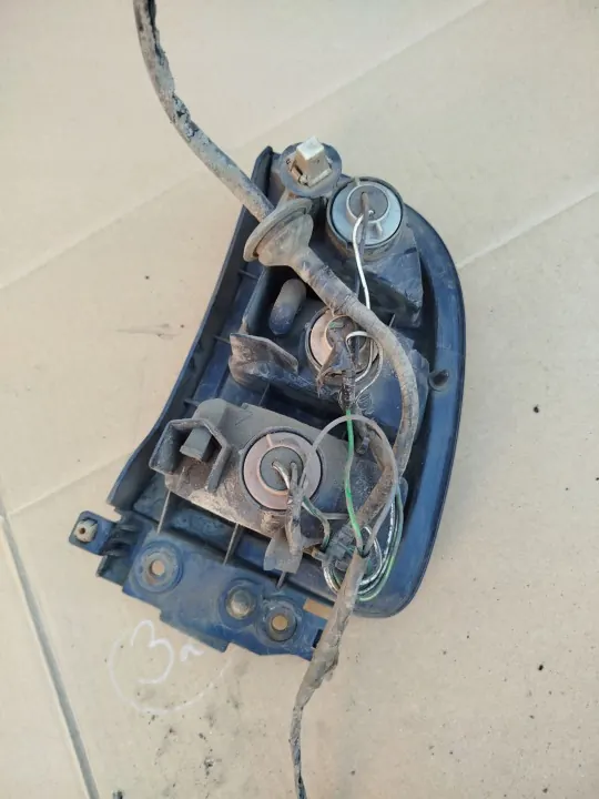 Ensemble de feux arrière TOYOTA RAV4 I SXA10 OEM - Gauche & Droit image 4