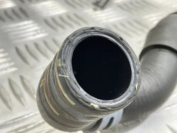 Audi OE vesiputki 04L121070AB image 3