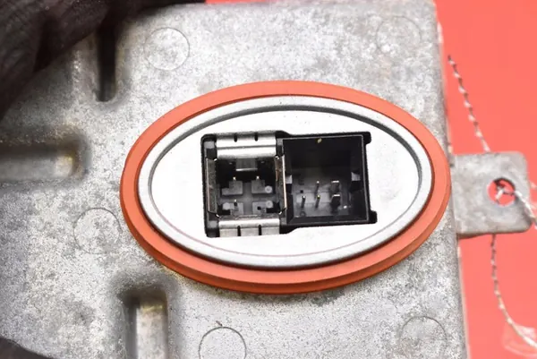 Xenon-Konverter Links 7172536 BMW E90 E91 08-13 image 2