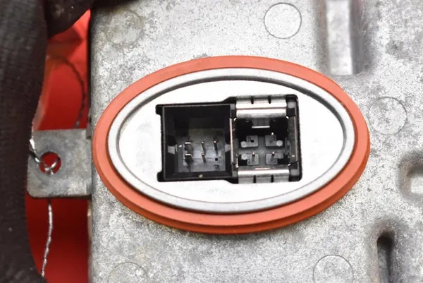 Xenon-Konverter Links 7172536 BMW E90 E91 08-13 image 9