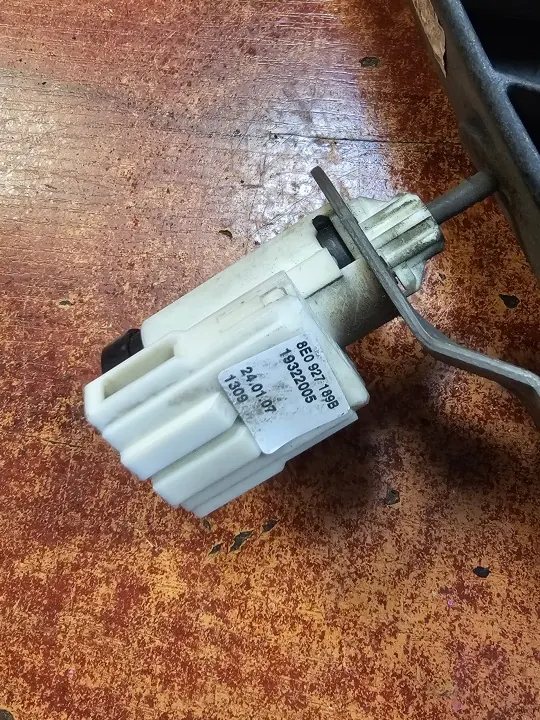 Kopplingspedalpump OEM 7H1721059G för VW Transporter T5 image 6