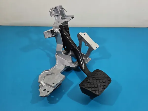 Jeu de pédales d'occasion OEM 8W1723140B Audi A4 B9 image 2