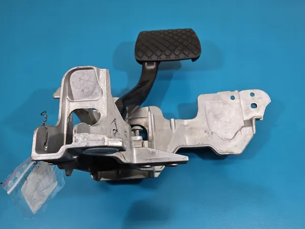 Jeu de pédales d'occasion OEM 8W1723140B Audi A4 B9 image 3