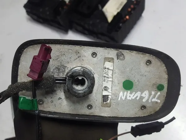 Antenne GPS Toit OEM 1K0035501H pour VW Tiguan I image 3