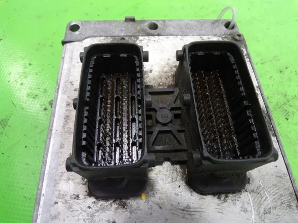 ECU Motor OEM 12571664AU para Opel Vectra C 2.2 image 5