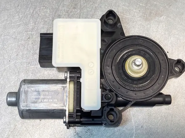 OEM 2Q2959882 Framdörrs fönstermotor - Begagnad image 3