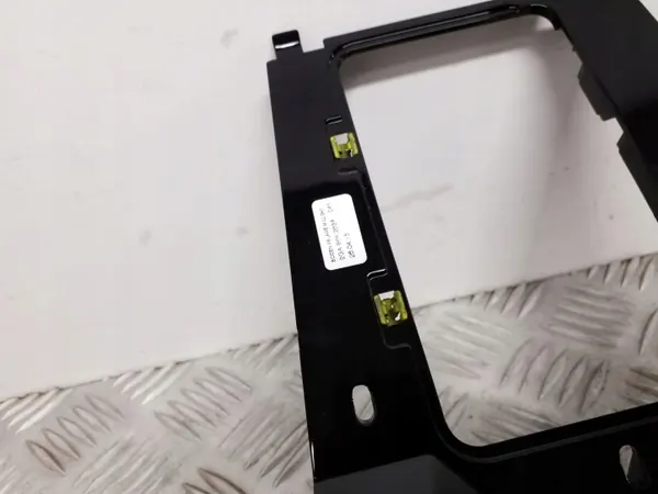 Volkswagen T-Roc kojetaulu tupakansytytinpaneeli OEM 2GA864263A image 3