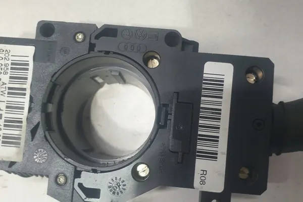 VW PASSAT VARIANT B5 Schakelknop 8L0953513S image 4