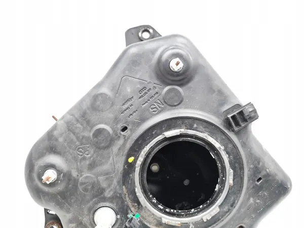 AdBlue-tank Audi A7 OEM 4C0131877 3.0 TDI 2015 image 3