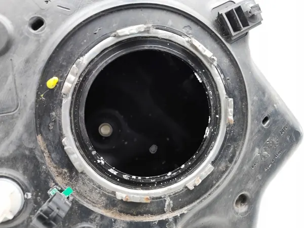 AdBlue-tank Audi A7 OEM 4C0131877 3.0 TDI 2015 image 4