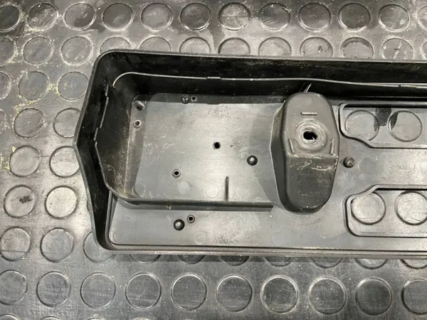 Volvo S90/V90 Front Kennzeichenhalter OEM 32227590 image 7