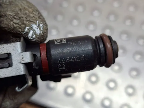 Kraftstoffschienenbaugruppe Lancia Ypsilon III 1.0 Mild Hybrid OEM 46350338 image 4