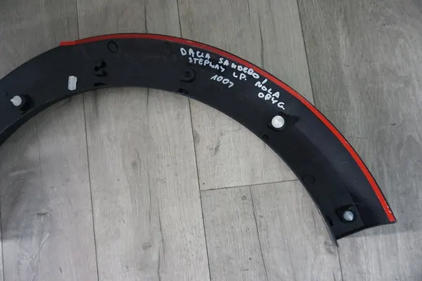 SANDERO I Etuvasemman Lokasuojan Reunus Original image 4