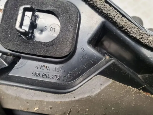OEM 4M8854872C Audi Q8 2021 Revestimiento Maletero Derecho image 5