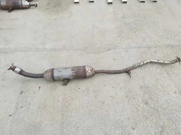 Toyota OEM 10R11 midden uitlaatpijp voor Verso 09-18 image 2