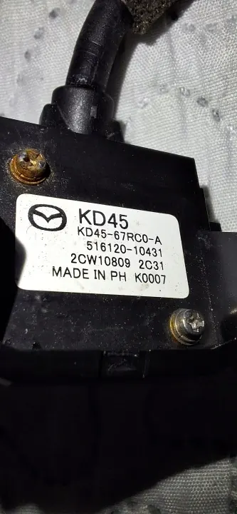 KD45-67RC0 takaluukun kamera Mazda CX-5:lle 2012-2017 image 3