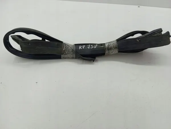 Saab 9-7X 2006 etuoven ikkunatiiviste OEM 15205930 image 2