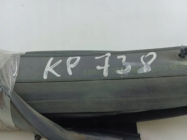 Saab 9-7X 2006 etuoven ikkunatiiviste OEM 15205930 image 5