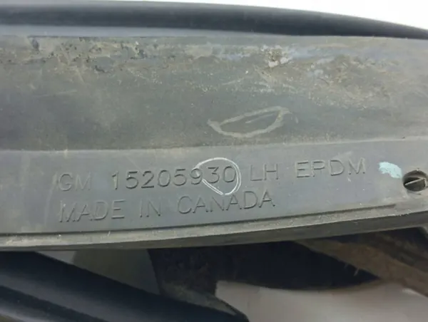 Saab 9-7X 2006 etuoven ikkunatiiviste OEM 15205930 image 6