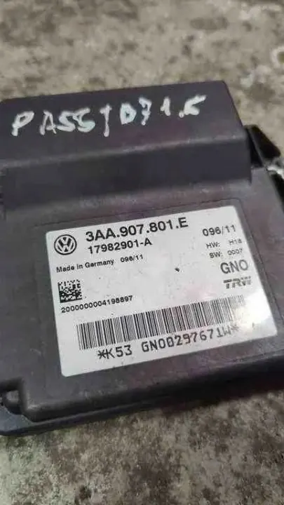 Módulo travão de mão VW OEM 17982901A Passat B7 image 4