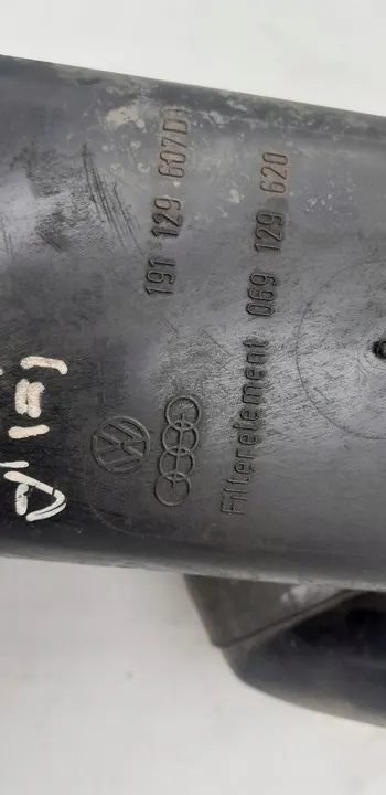 Volkswagen Golf II 1.6 TD Ilmansuodattimen Kotelo 191129607D image 5