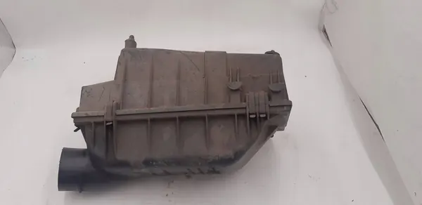 Volkswagen Golf II 1.6 TD Ilmansuodattimen Kotelo 191129607D image 8