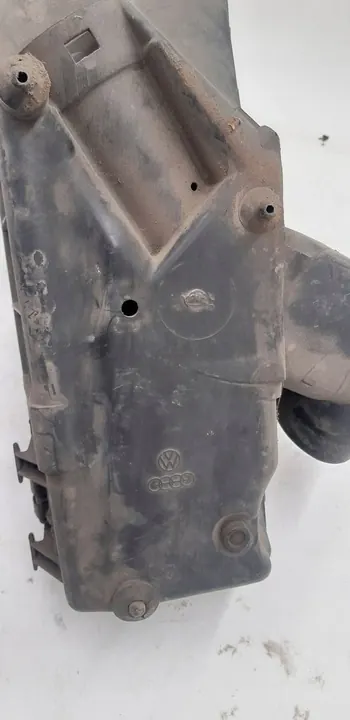 Volkswagen Golf II 1.6 TD Ilmansuodattimen Kotelo 191129607D image 9