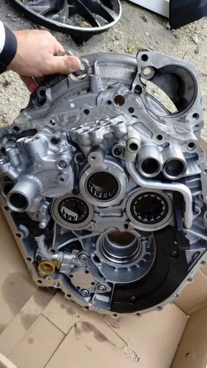 VW Versnellingsbakbehuizing OEM 0GC 301 107 - Gebruikt image 2