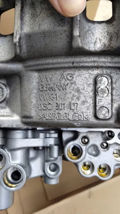 VW Versnellingsbakbehuizing OEM 0GC 301 107 - Gebruikt image 4