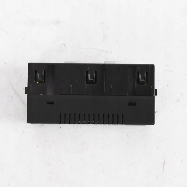 Panneau Port USB-C OEM 657035700 pour Skoda image 3