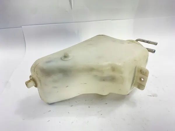 Lämmitetty tuulilasinpesunesteen säiliö Mercedes W124 image 10