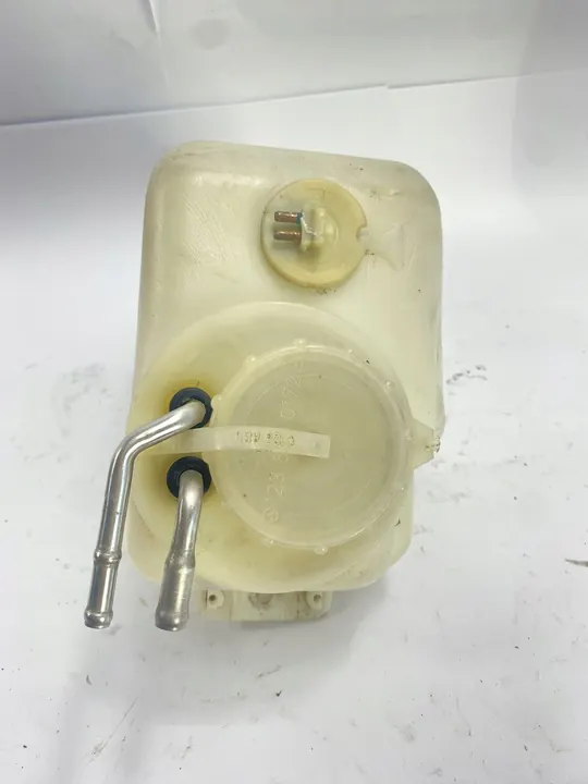 Lämmitetty tuulilasinpesunesteen säiliö Mercedes W124 image 4