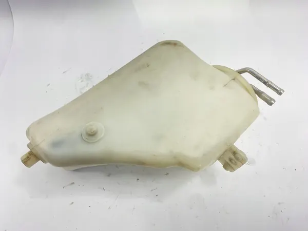 Lämmitetty tuulilasinpesunesteen säiliö Mercedes W124 image 9