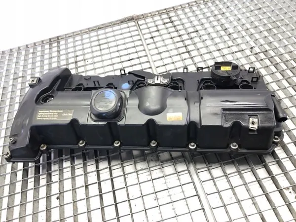 BMW E92 Venttiilikansi 3.0 272HV 2005-2013 image 4