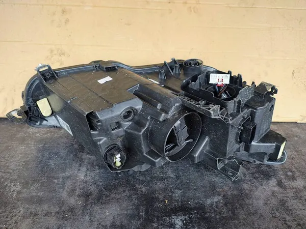 Farol Esquerdo Seat Leon IV 5FB941773A image 5