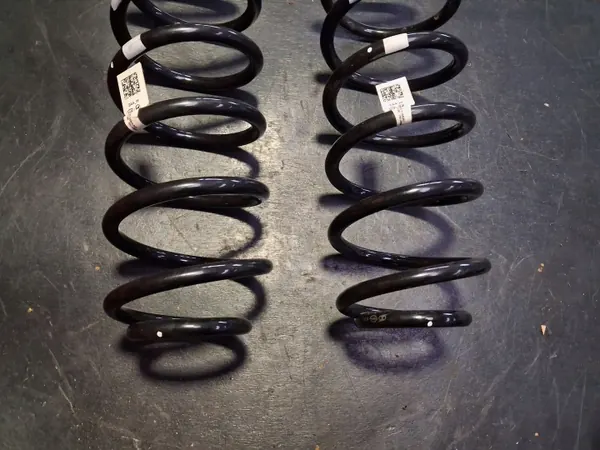 Kia Rio IV Bakfjädring OEM 55335-H8AA0 - Begagnad image 3