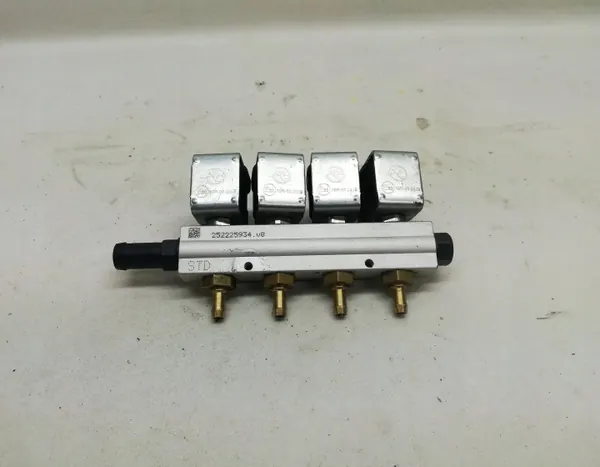LPG-inspuitrail OEM 10R062519 - Gebruikt onderdeel image 3