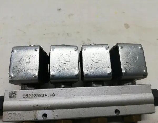 LPG-inspuitrail OEM 10R062519 - Gebruikt onderdeel image 4